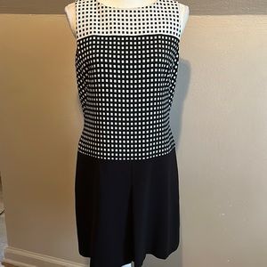 White House Black Market black, cream sleeveless scoop neck dress. Color block